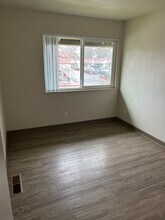 Parkwood Manor in Tulare, CA - Building Photo - Building Photo