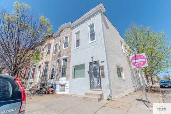 property at 2608 E Fayette St