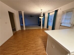 6906 Wynmeadow Dr in Stone Mountain, GA - Building Photo - Building Photo