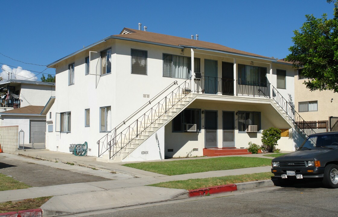 1301 Carlton Dr in Glendale, CA - Building Photo