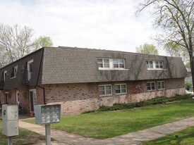 206 Broadway St, Unit C in Eau Claire, WI - Building Photo