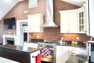 68 Granville St in Fairfield, CT - Building Photo - Building Photo