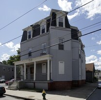 84 Burnett St in Providence, RI - Building Photo