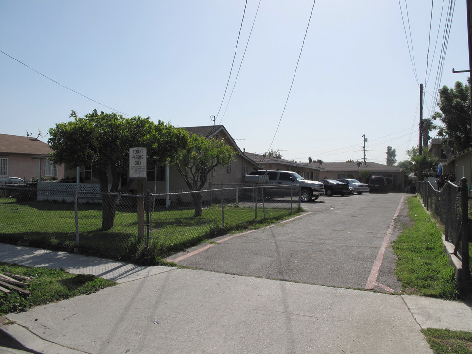 2226 Bunker Ave in El Monte, CA - Building Photo