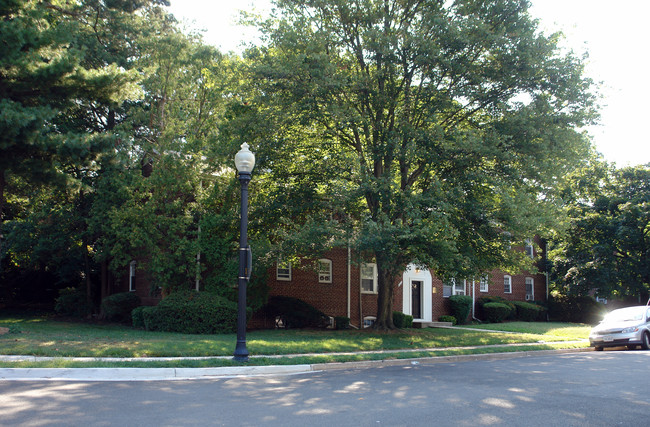 1217 N Kensington St in Arlington, VA - Building Photo - Building Photo