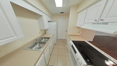 Woodland Bend Apartments in Ocala, FL - Foto de edificio - Building Photo