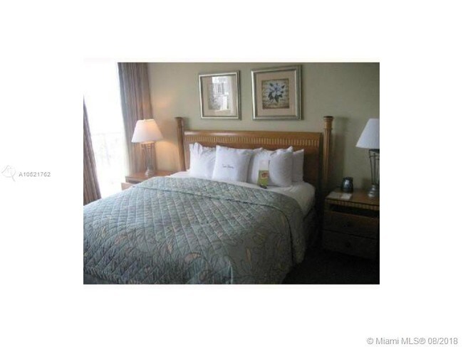 17375 Collins Ave-Unit -806 in Sunny Isles Beach, FL - Foto de edificio - Building Photo