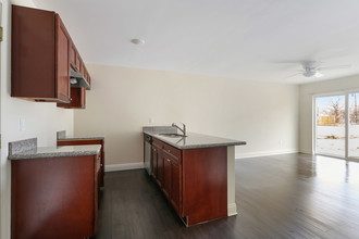 3251 St Ferdinand St-Unit -Apt. 306 in New Orleans, LA - Foto de edificio - Building Photo