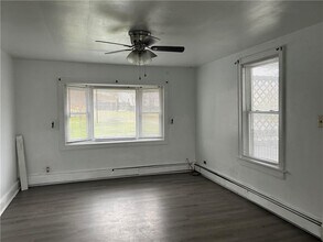907 Bernon St in Woonsocket, RI - Foto de edificio - Building Photo