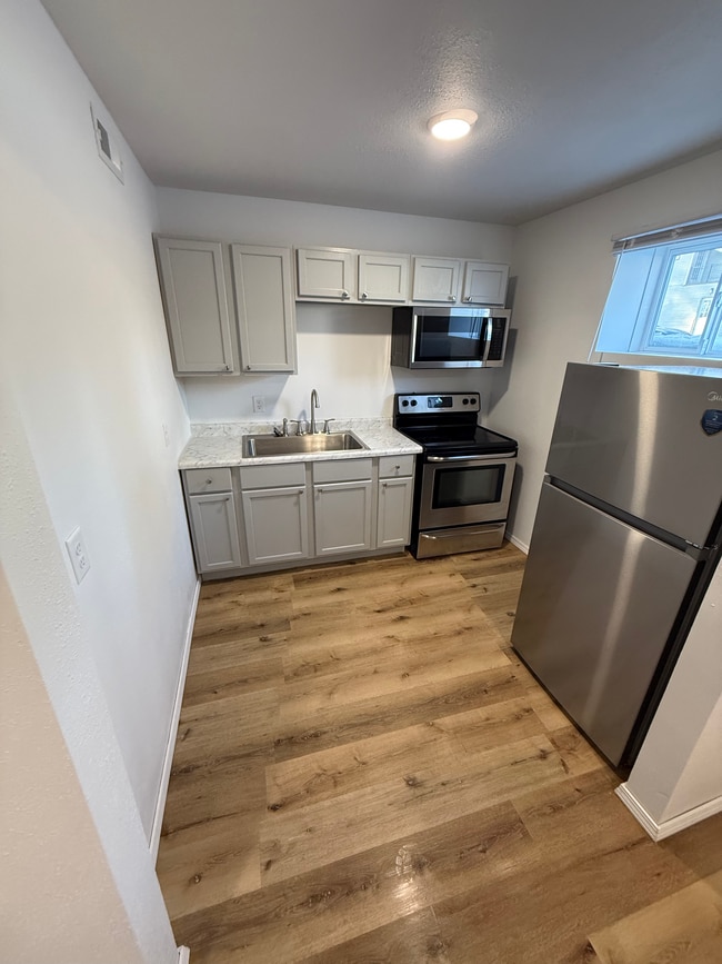 323 Seward Ave in Grand Forks, ND - Foto de edificio - Building Photo