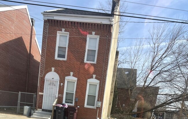 property at 1102 N Heald St
