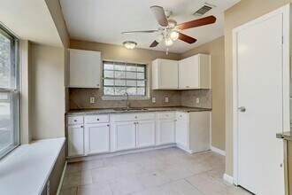 10020 Lasaber Ct in Houston, TX - Building Photo - Building Photo