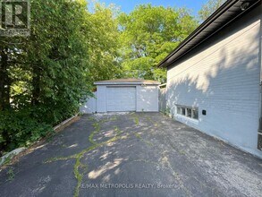 575 Third Line in Oakville, ON - Building Photo - Building Photo