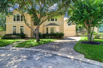 11126 Sherwood Garden Dr in Houston, TX - Building Photo - Building Photo