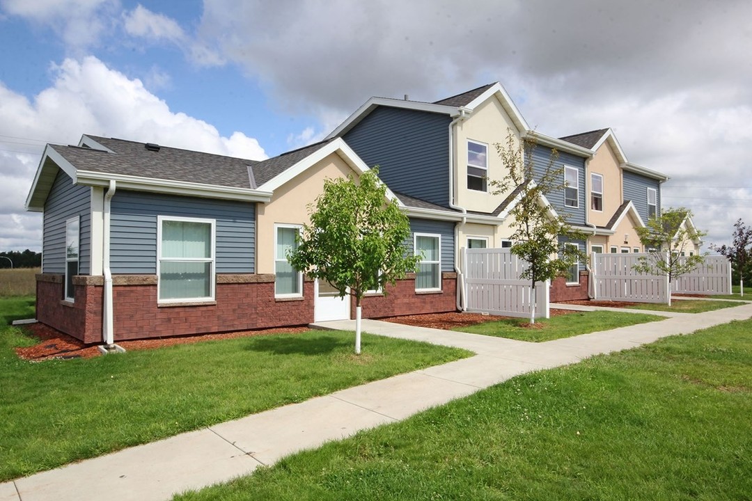 Conifer Estates & Villas in Bemidji, MN - Foto de edificio