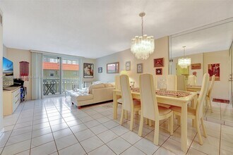 3113 S Ocean Dr in Hallandale Beach, FL - Building Photo - Building Photo