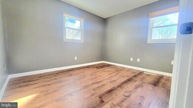14707 Brook Dr in Woodbridge, VA - Building Photo - Building Photo