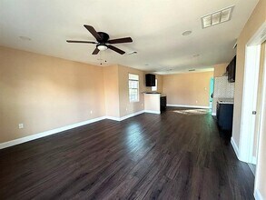 2406 S Marsalis Ave in Dallas, TX - Building Photo - Building Photo