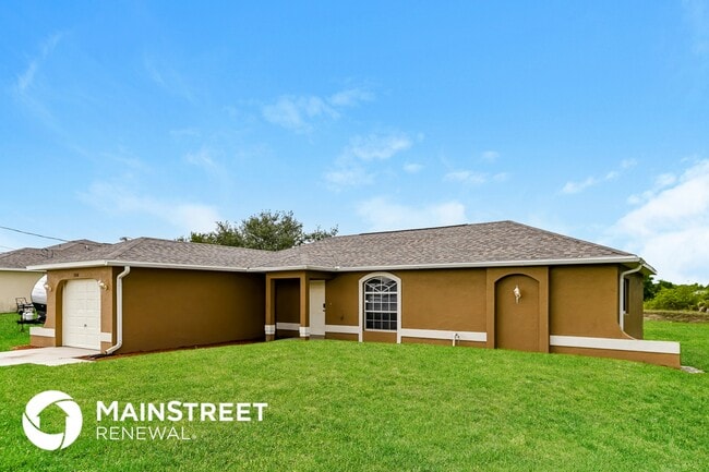 3931 20th St W in Lehigh Acres, FL - Foto de edificio - Building Photo