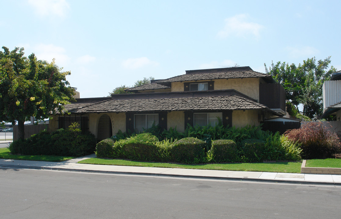 17091 Evergreen Cir in Huntington Beach, CA - Building Photo