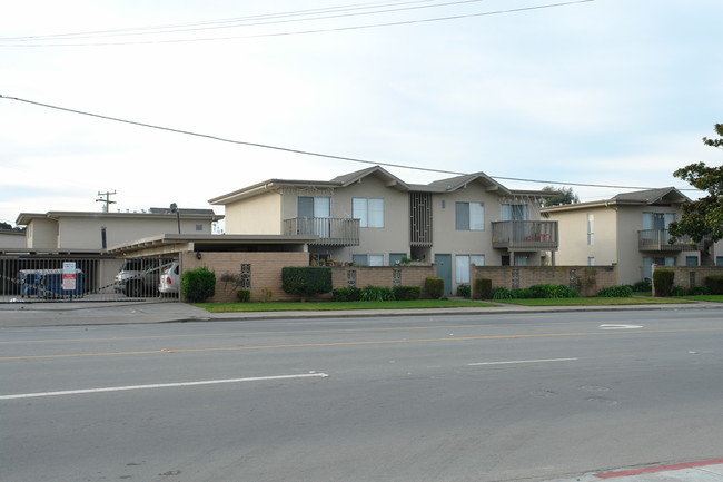 Salinas Pointe Apartments in Salinas, CA - Building Photo - Building Photo