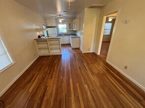 2815 Crest Ave in Austin, TX - Building Photo - Building Photo
