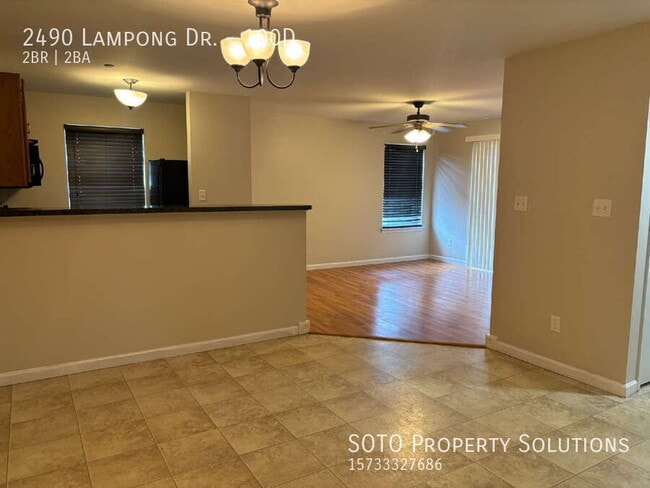 2490 Lampong Dr in St. Louis, MO - Building Photo - Building Photo