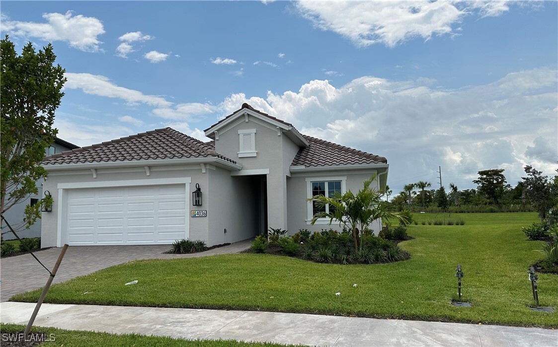 4036 Pegasus Wy in Naples, FL - Building Photo