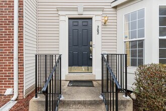 202 Hemlock Dr in Stafford, VA - Building Photo - Building Photo