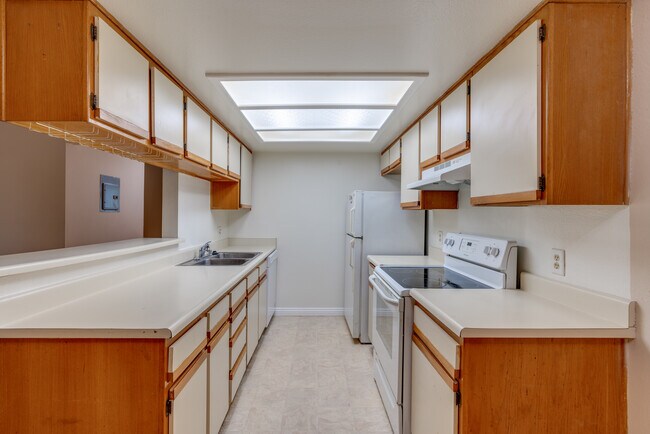 1544 N Edison Blvd in Burbank, CA - Foto de edificio - Interior Photo
