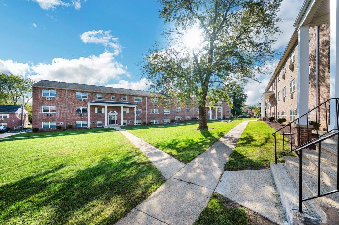 Carlwynne Manor Apartment Homes in Carlisle, PA - Building Photo