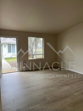 Castlevale Apartments in Yakima, WA - Foto de edificio - Building Photo