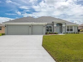 3715 SW 17th Ave in Cape Coral, FL - Building Photo