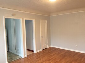 1504 North Jarrett Street in Portland, OR - Building Photo