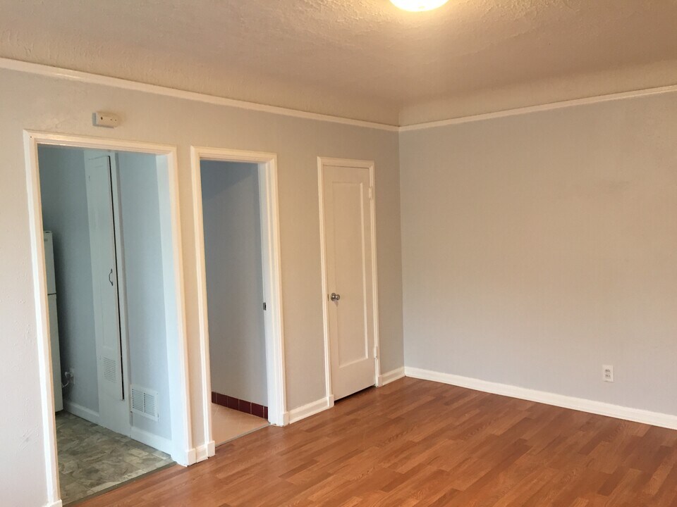 1504 North Jarrett Street in Portland, OR - Building Photo