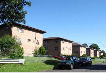 Elam Court Apartments in New Britain, CT - Foto de edificio