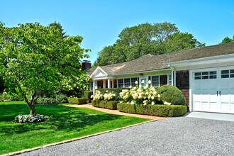 72 Davids Ln in East Hampton, NY - Building Photo - Building Photo