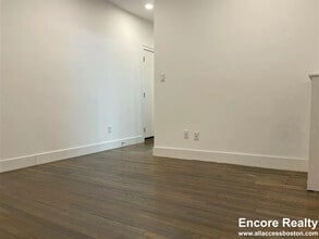 11 Peterborough St, Unit 5 in Boston, MA - Building Photo - Building Photo