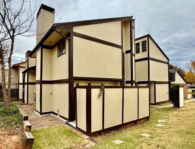 1824 Windhill Ave in Edmond, OK - Building Photo - Building Photo
