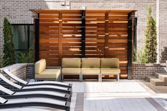 Chamblee City Heights Apartments in Chamblee, GA - Foto de edificio - Building Photo