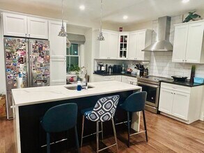 213 E Eagle St, Unit #6 in Boston, MA - Building Photo - Building Photo
