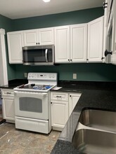 242 N 11th St, Unit Spacious 2 BR Apartment in Allentown, PA - Building Photo - Building Photo