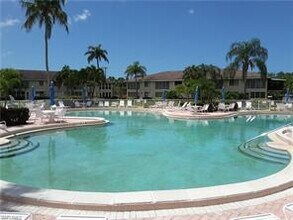 190 Palm Dr-Unit -3083 in Naples, FL - Foto de edificio - Building Photo