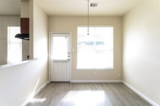 12218 Dona Lane in Houston, TX - Building Photo - Building Photo