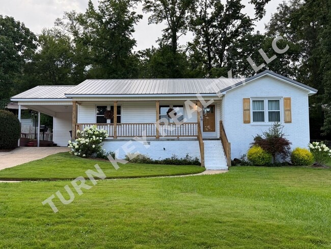 312 Mountain Dr