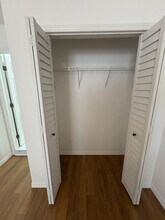 1802 Parkwood Dr in Valrico, FL - Foto de edificio - Building Photo