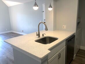 351 Lone Hill Dr, Unit 303 in Altamonte Springs, FL - Building Photo - Building Photo