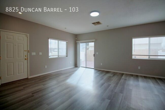 8825 Duncan Barrel Ave in Las Vegas, NV - Building Photo - Building Photo