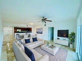 14951 Royal Oaks Ln in North Miami, FL - Building Photo