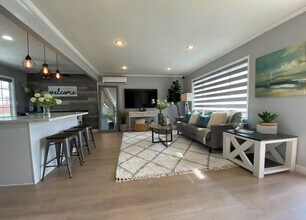 14863 Grayville Dr in La Mirada, CA - Foto de edificio - Building Photo